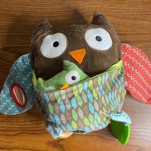 Treetop Friends Hug & Hide Owl Activity Toy